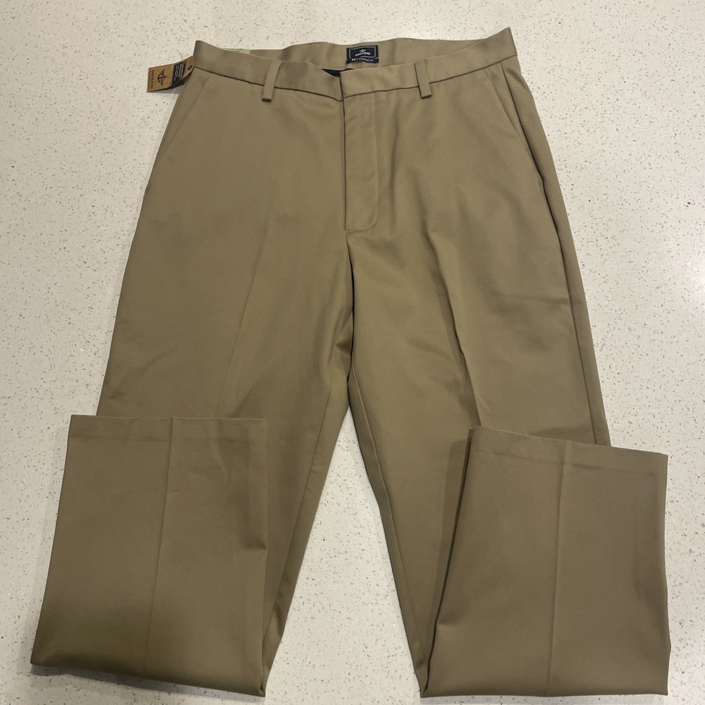 NWT DOCKERS D3 CLASSIC FIT FLAT FRONT TAN MEN'S PANTS 34 x 32